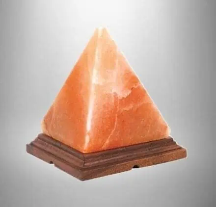 Himalaya saltlampe pyramide formet 2,3 kg